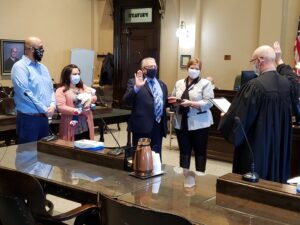 Sen. Mike Caputo holds swearing-in ceremony for family and friends in Fairmont